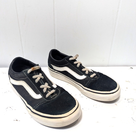 Vans Suede No Tie Sneakers‎ Black White Classic Slip-on Size 1 - Picture 1 of 7
